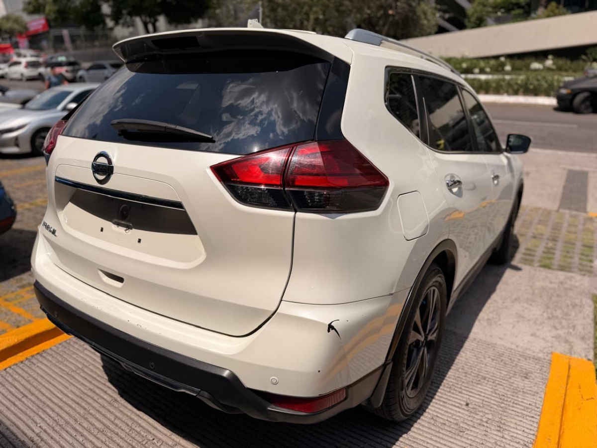 2022 Nissan X-Trail 5p Advance 3 L4/2.5 Aut Banca abatible