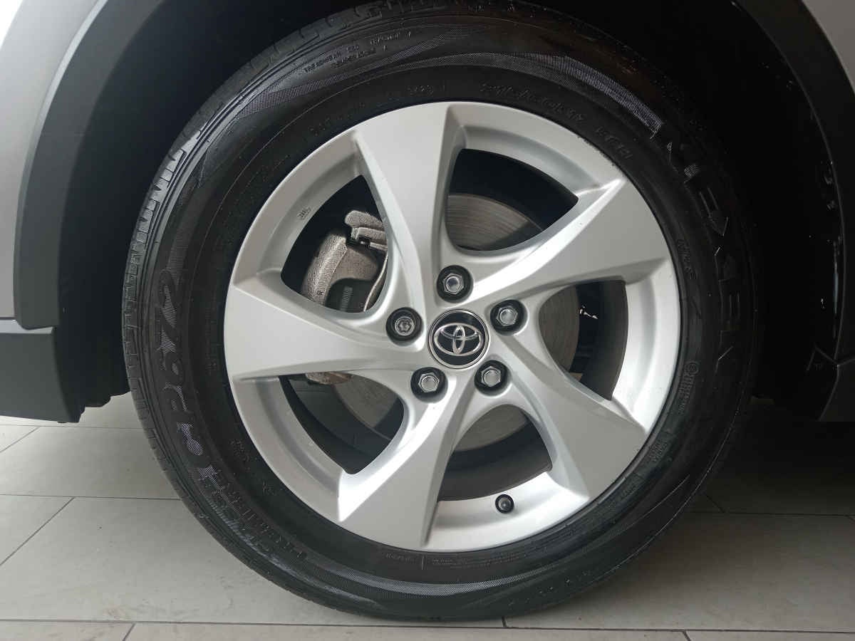 2018 Toyota C-HR 4p CVT L4/2.0 Aut