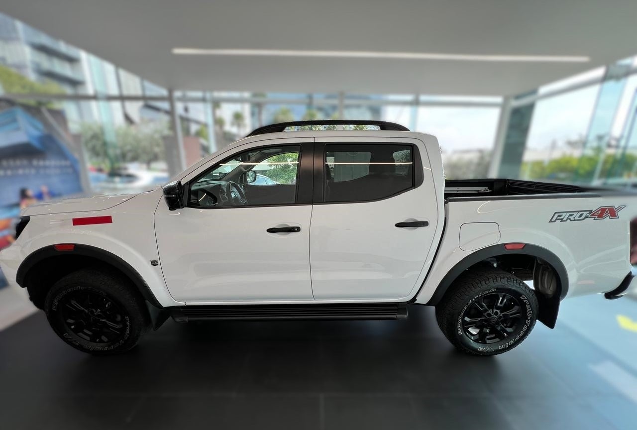 2022 Nissan FRONTIER 4 PTS PRO 4X L4 25L TA AAC PIEL RA-18 4X4