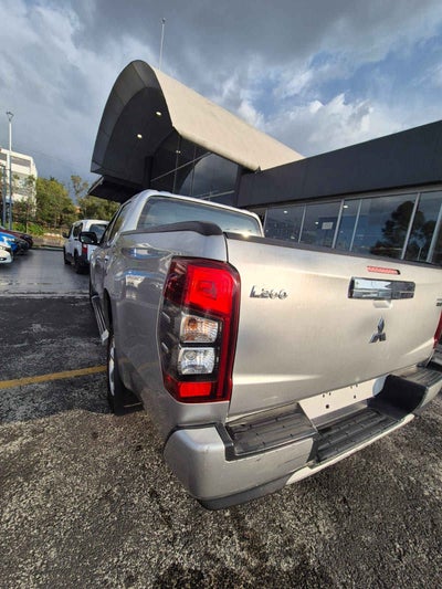 2020 Mitsubishi L200 4 PTS CABINA DOBLE TD TM5 4X4