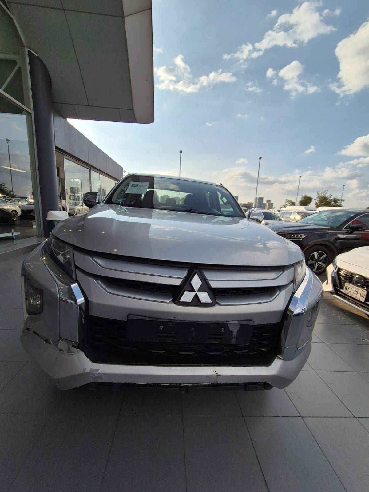 2020 Mitsubishi L200 4 PTS CABINA DOBLE TD TM5 4X4